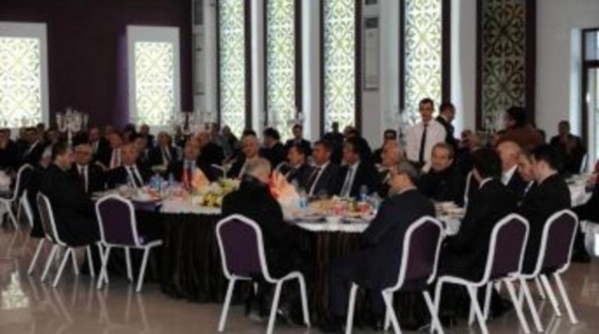 Bakan İhat Zeybek&ccedil;i, K&uuml;tahyalı İş Adamlarıyla Buluştu