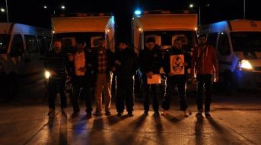 İngiltere'deki M&uuml;sl&uuml;manlardan Suriye'ye Ambulans Yardımı