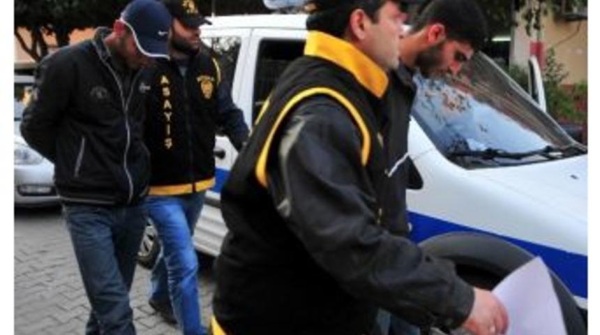 Hırsızlar Baza İ&ccedil;inde Yakalandı