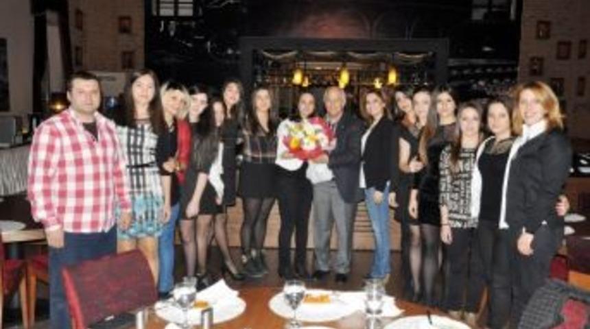 Akt&uuml;rk'ten Sultanlara Teşekk&uuml;r