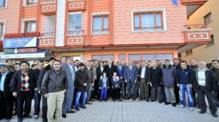 Başkan Akg&uuml;l, &Ccedil;orumlulara Konuk Oldu