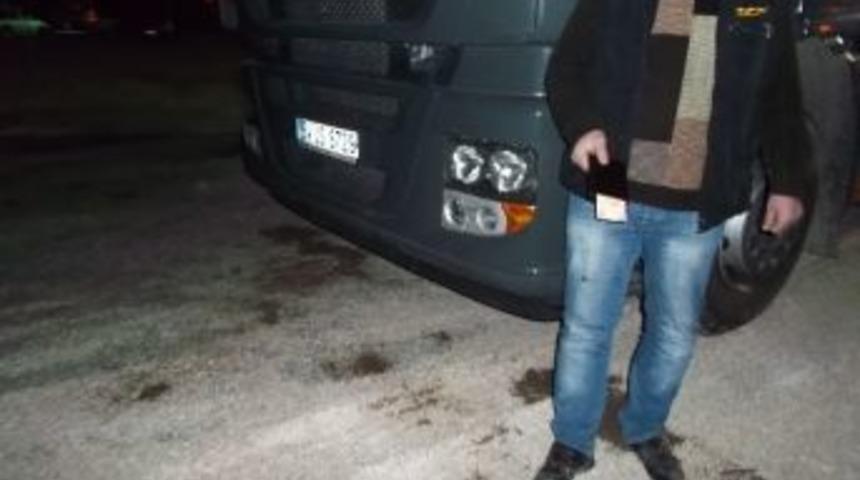 Polise R&uuml;şvet Vermek İsteyen Tır S&uuml;r&uuml;c&uuml;s&uuml; G&ouml;zaltına Alındı