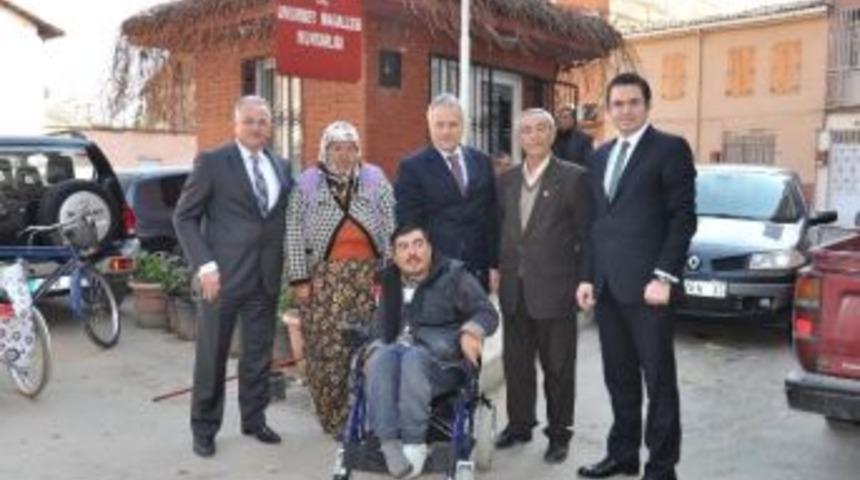 Yeni Evine Kavuşan Engelli &Ouml;zbir D&ouml;nmez&rsquo;e Bankadan Ak&uuml;l&uuml; Araba S&uuml;rprizi