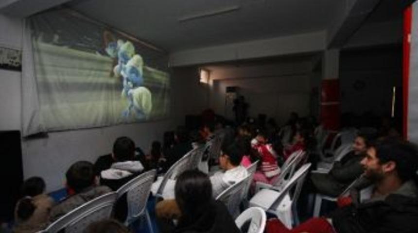 &Ouml;ğrenciler Şirinleri &Ccedil;ok Sevdi