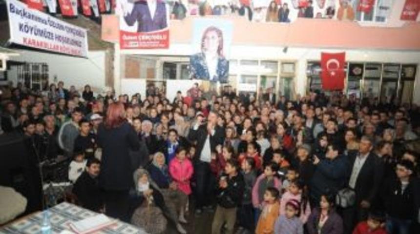 &Ouml;zlem &Ccedil;er&ccedil;ioğlu, K&ouml;y Ziyaretlerini S&uuml;rd&uuml;r&uuml;yor