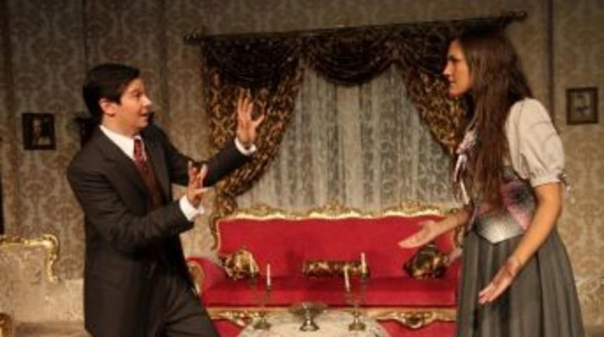 Karşıyaka&rsquo;da Tiyatro Dolu G&uuml;nler