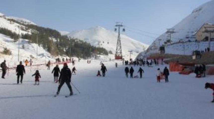 Paland&ouml;ken Ve Konaklı&rsquo;da Sporcu, Antren&ouml;r, Hakemlerin Tesis Kullanımlarının &Uuml;crete Tabi Tutulması Yarışları Erteletti