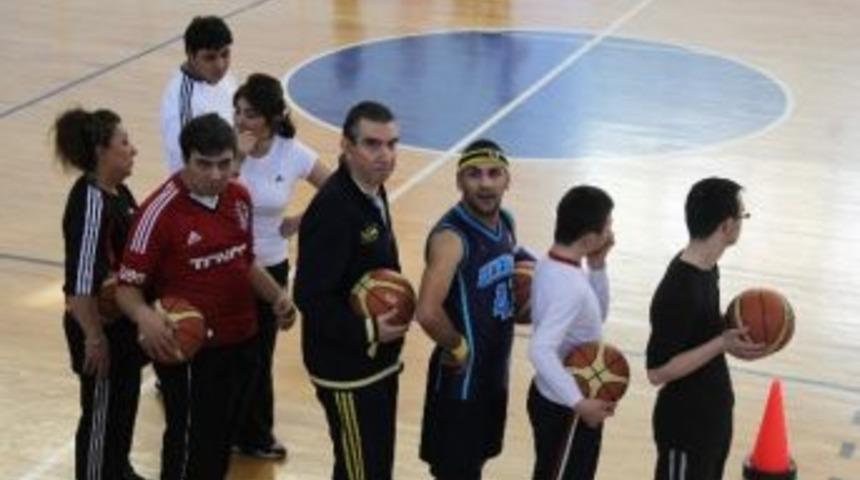Kdz. Ereğli&rsquo;de Engelliler Basketbol Oynamaya Başladı
