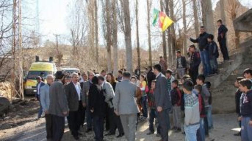 Bdp, Korucu K&ouml;ylerine Se&ccedil;im Ziyareti D&uuml;zenledi