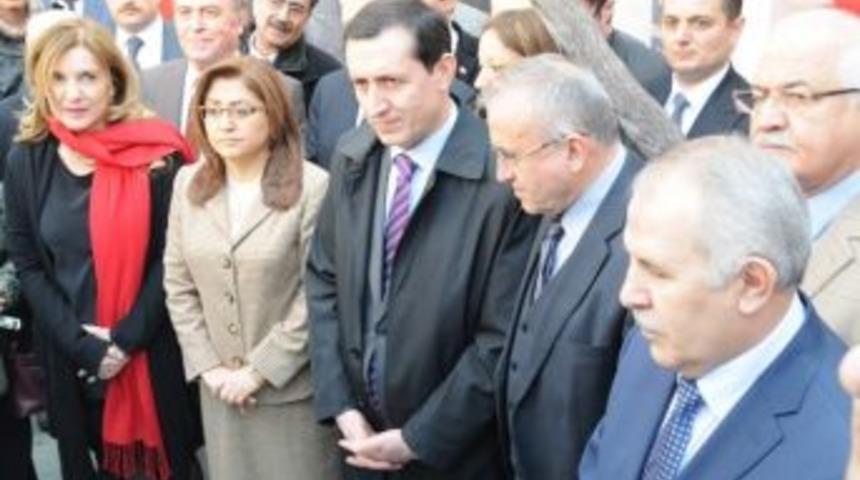 Başbakan Yardımcısı İşler M&uuml;ze A&ccedil;ılışına Katıldı