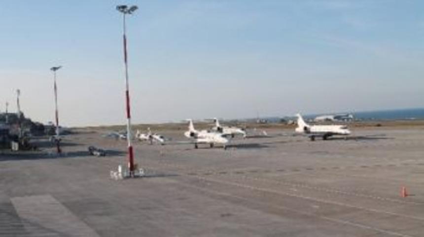 Trabzon Havalimanı'na &Ouml;zel U&ccedil;ak Akını