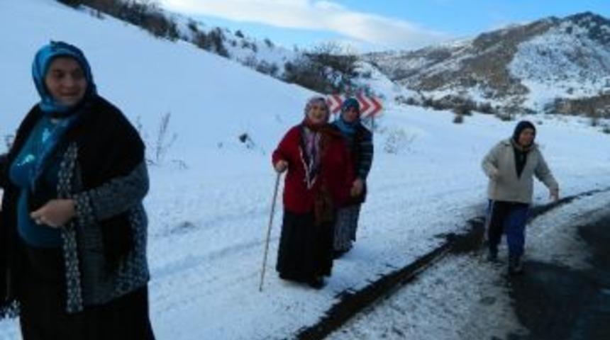 Hava Isınınca Halk Ta Mesire Alanlarının Yolunu Tuttu