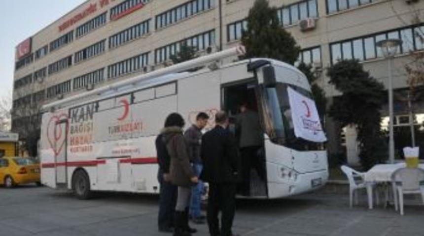 Yenimahalle Belediyesi&rsquo;nden Kızılay&rsquo;a Destek