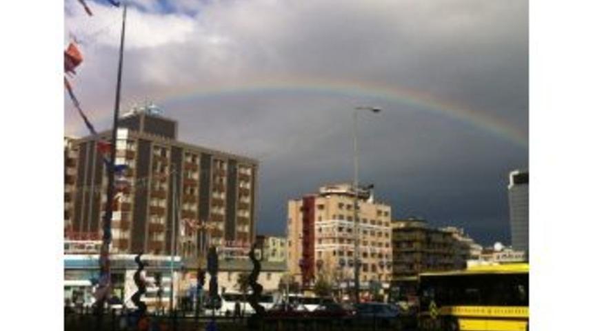 Bursa G&uuml;ne G&ouml;kkuşağı İle Uyandı