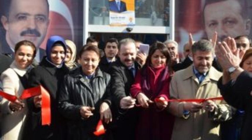 Ak Parti&rsquo;nin Tuşba Se&ccedil;im B&uuml;rosuna G&ouml;rkemli A&ccedil;ılış