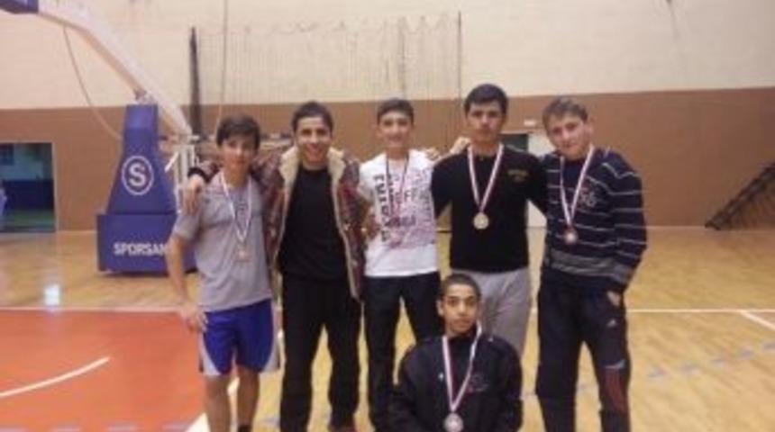 Nazillili Gen&ccedil;ler Madalyaya Doymuyor