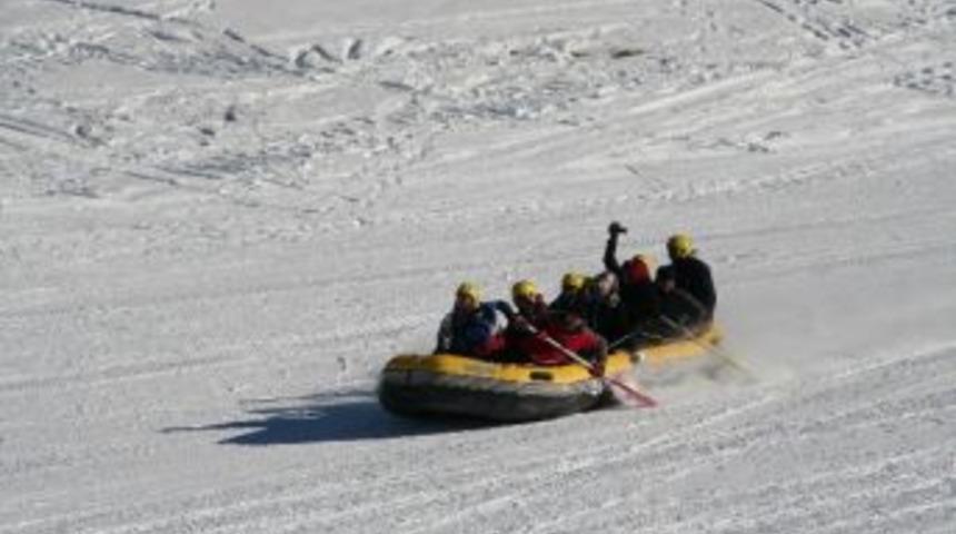 Erzincan&rsquo;da 2 Bin 850 Metrede Rafting