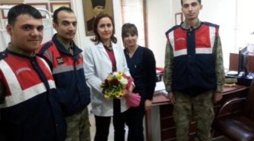 Sigarayı Bırakma G&uuml;n&uuml;nde Jandarma&rsquo;dan Anlamlı Ziyaret