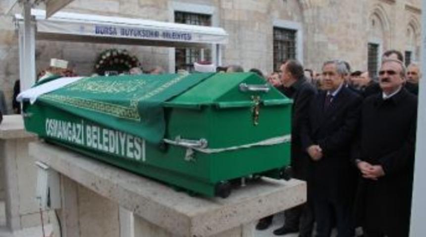 B&uuml;lent Arın&ccedil; Hayırsever İşadamının Cenaze T&ouml;renine Katıldı