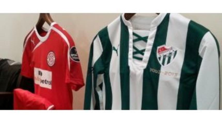 Bursaspor, Medical Park Antalyaspor Ma&ccedil;ına Efsane &Ccedil;ubuklu Forma İle &Ccedil;ıkacak