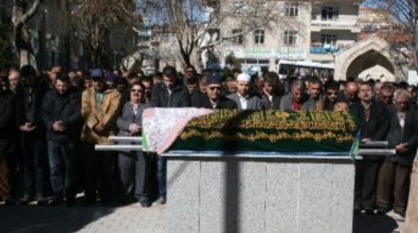 Deniz, &Ouml;ğretmen Yaşam M&uuml;cadelesini Kaybetti