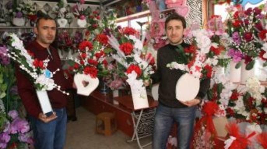 Yozgat&rsquo;ta &Ccedil;i&ccedil;ek&ccedil;iler Sevgililer G&uuml;n&uuml;&rsquo;ne Hazır