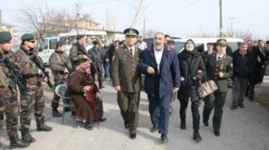 Şehit Piyade Er Aslan Toprağa Verildi