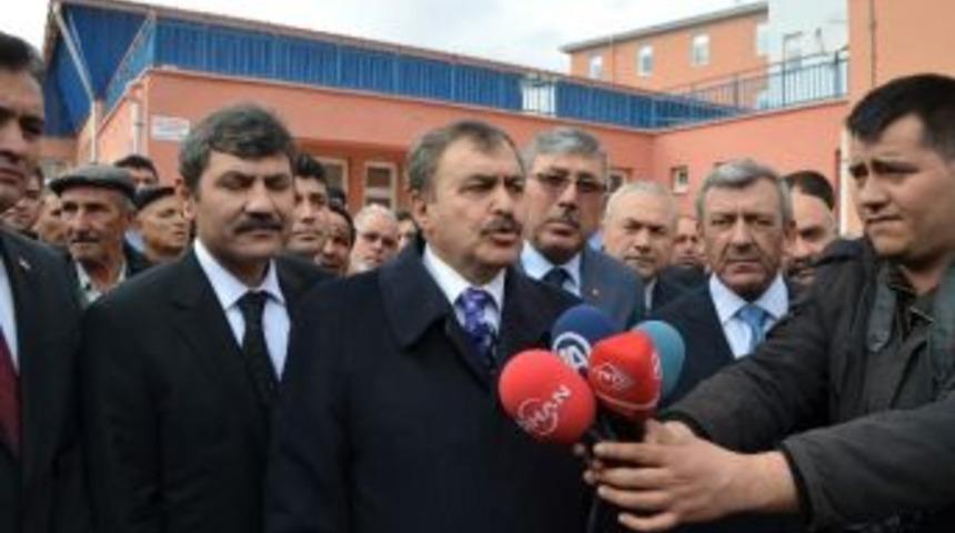 Bakan Eroğlu&rsquo;ndan 'internet Yasaklandı' Eleştirilerine Cevap: