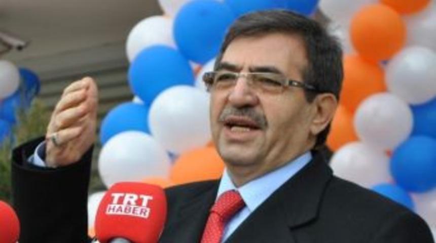 Bakan G&uuml;ll&uuml;ce&rsquo;den Folklora &lsquo;anadolu Narası&rsquo; Yorumu