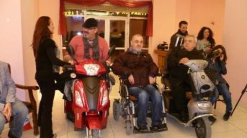 Engellilerden Engelsiz Şiir Gecesi