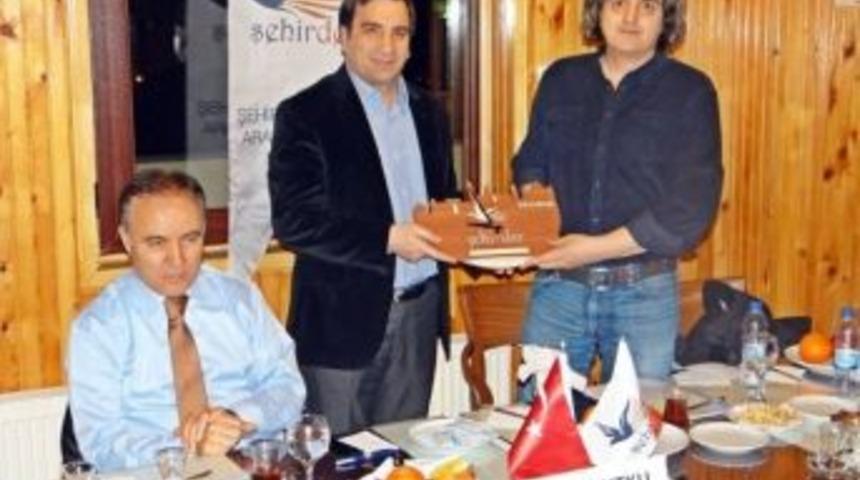 Felsefenin Ruhu Şehirlerin Ruhu İle &Ouml;l&ccedil;&uuml;l&uuml;r