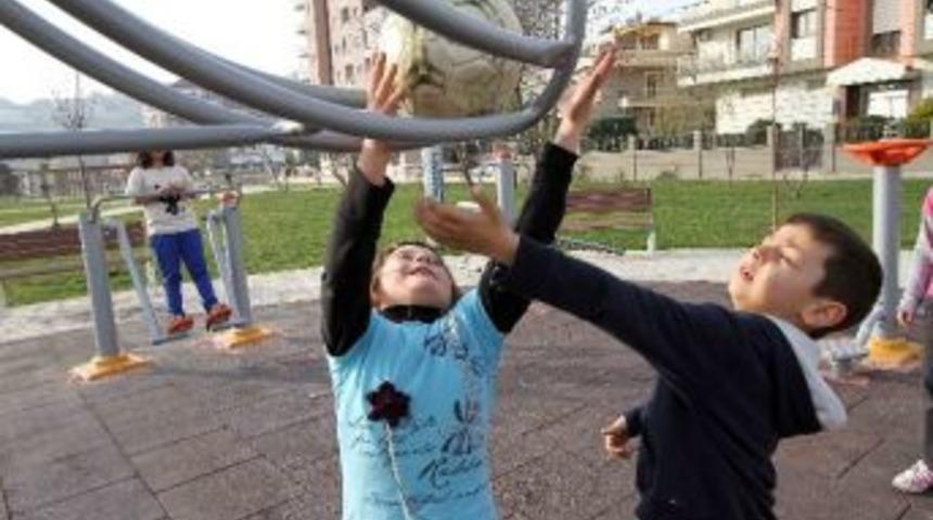 Karşıyaka Belediyesi D&ouml;rd&uuml;nc&uuml; Parkını A&ccedil;tı