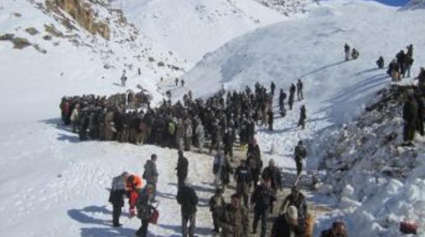 &Ccedil;ığ Altında Kalan 4 İranlı 8 G&uuml;n Sonra Bulundu