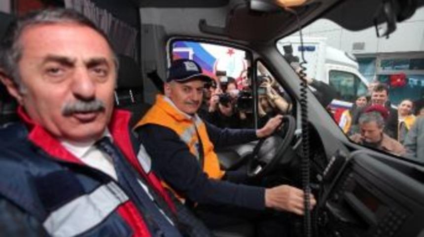 Ak Partili Yıldırım, 112 Ambulansı Direksiyonunun Başına Ge&ccedil;ti