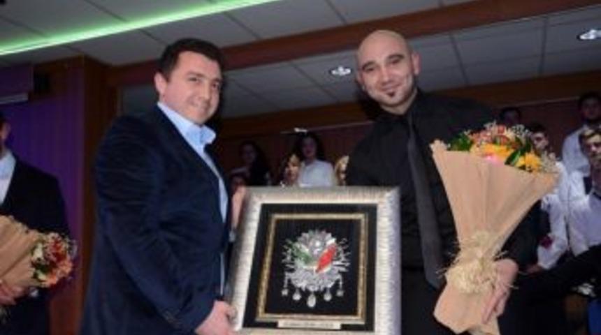 Boz&uuml;y&uuml;k'te T&uuml;rk Halk M&uuml;ziği Konseri