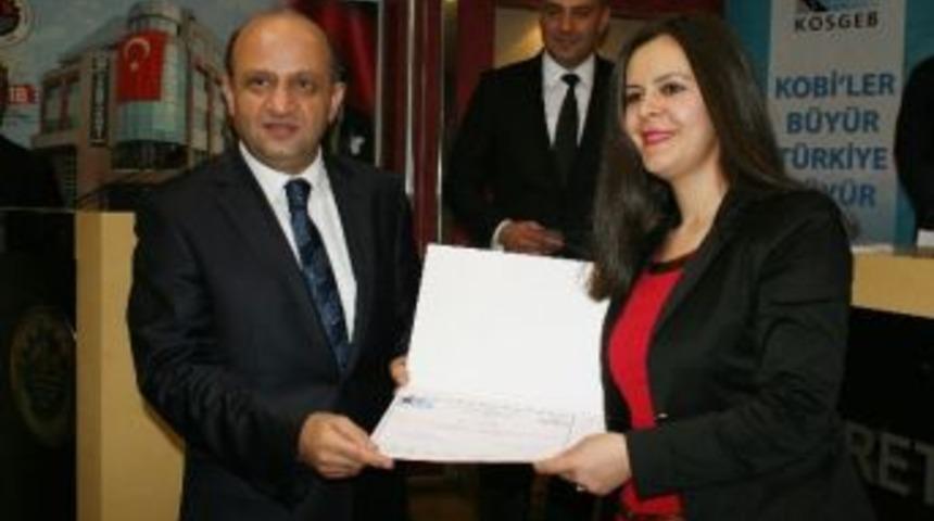 Girişimciler Sertifikalarını, Bakan Işık&rsquo;ın Elinden Aldı