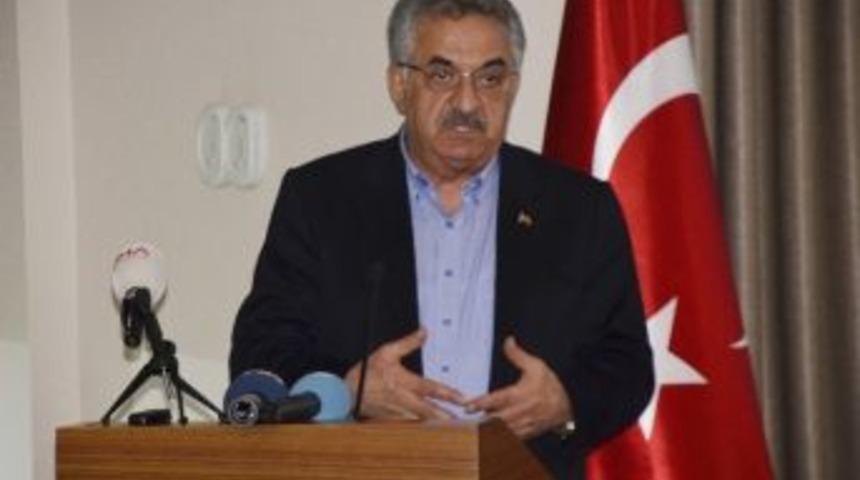 G&uuml;mr&uuml;k Ve Ticaret Bakanı Hayati Yazıcı: