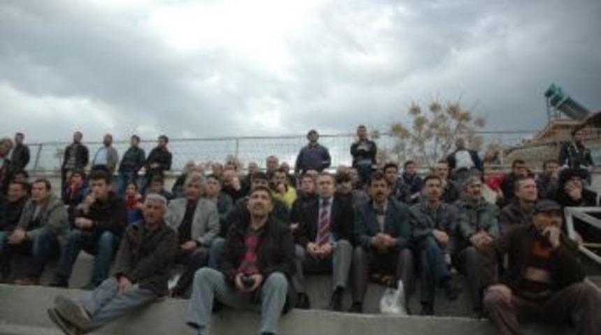 Selendi Belediyespor Salihli'den 3 Punala D&ouml;nd&uuml;