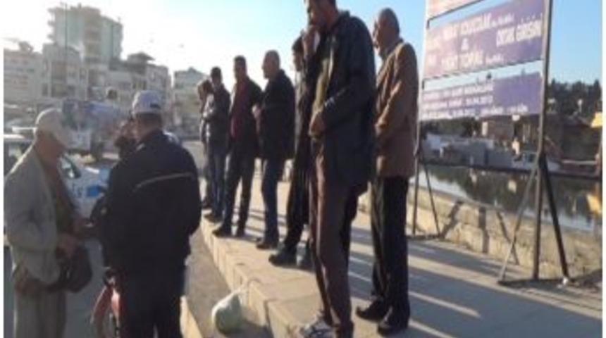 (&ouml;zel Haber) Motosikletten D&uuml;şen Yaşlı Adamın Ayağı Kırıldı