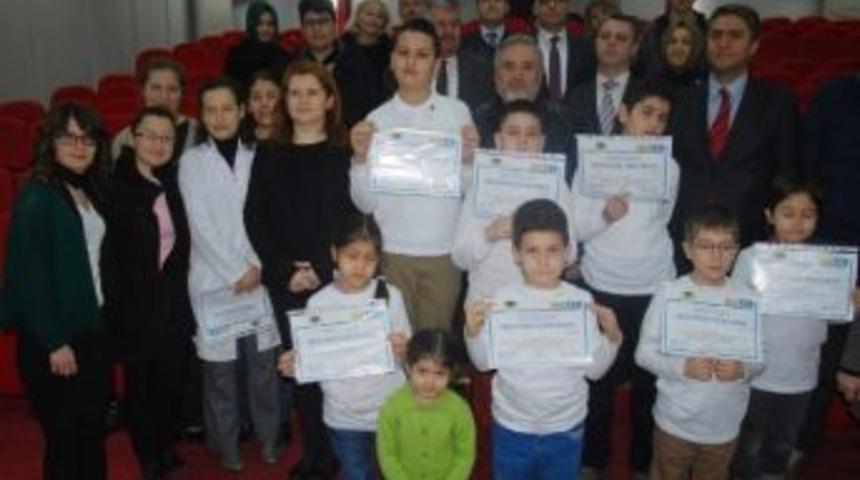 Minik &Uuml;niversiteliler Mezun Oldu