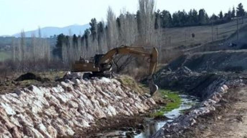 Gediz &Ccedil;ayı&rsquo;na İstinat Duvarı