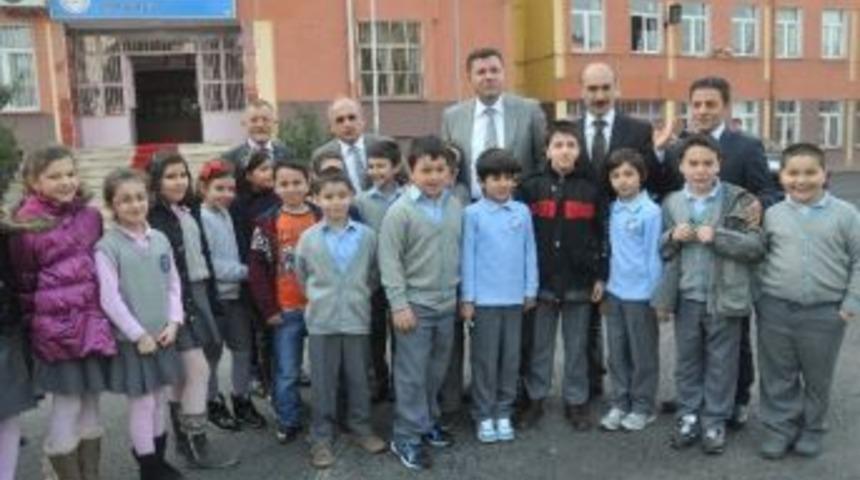 Trabzon&rsquo;da &Ouml;ğrencilere S&uuml;t Dağıtımı