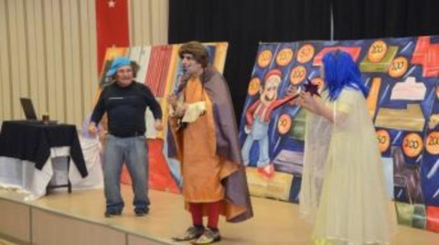 Kartepe G&uuml;nleri &Ccedil;ocuk Tiyatrolarıyla S&uuml;r&uuml;yor