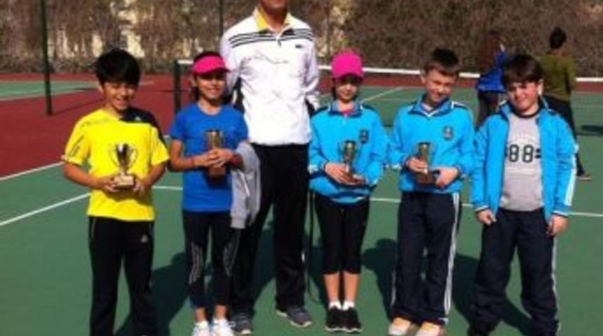 Teniste Birincilik Bursa&rsquo;nın