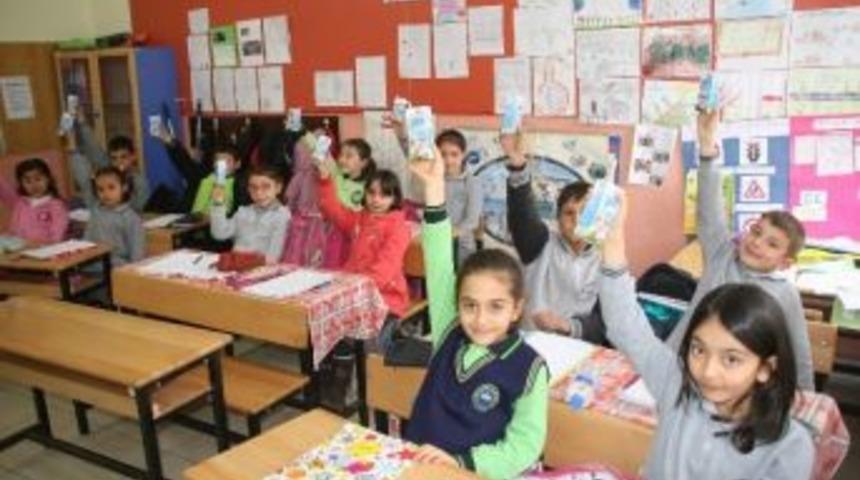 Yozgat&rsquo;ta İlkokul &Ouml;ğrencilerine S&uuml;t Dağıtıldı