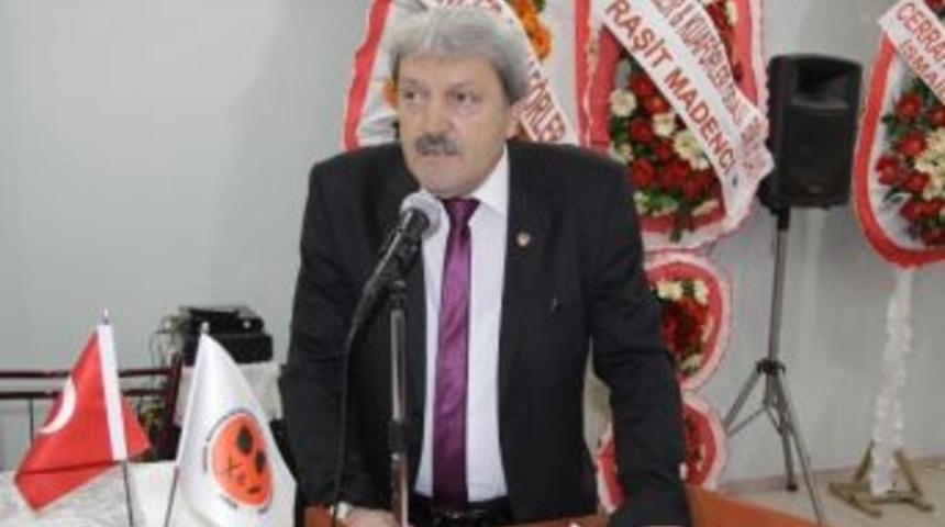 İneg&ouml;l Berberler Ve Kuaf&ouml;rler Odası'nın 21 Yıllık Başkanı G&uuml;ven, Yine G&uuml;ven Tazeledi