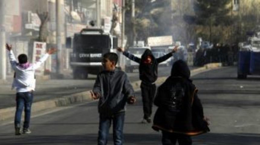 Diyarbakır&rsquo;da Olaylar &Ccedil;ıktı