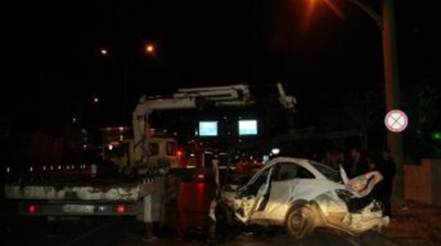 Otomobilinde Sıkışan S&uuml;r&uuml;c&uuml; Hayatını Kaybetti