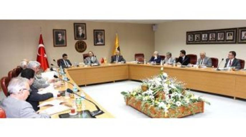 İn&ouml;n&uuml; &Uuml;niversitesi Vakfı Toplandı