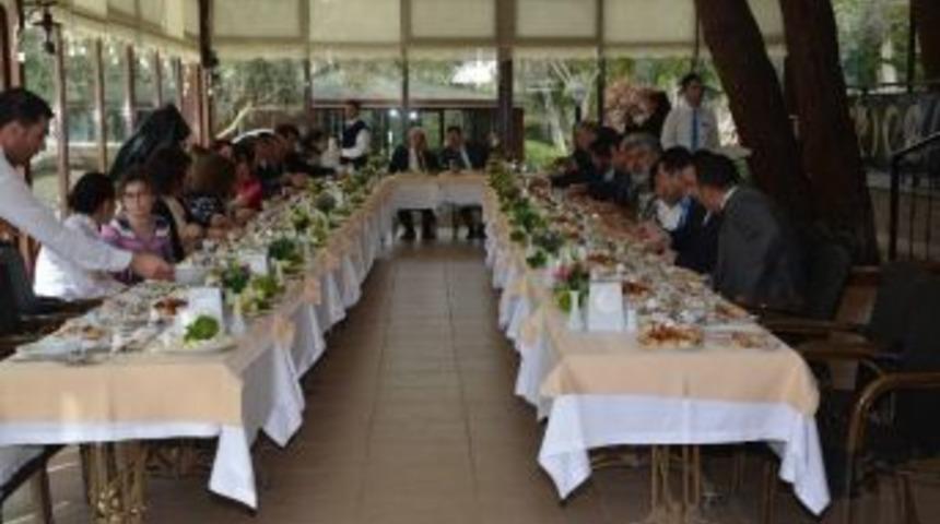 Eski Bakan Ko&ccedil;'tan Ak Parti'li D&ouml;ver&rsquo;e Destek